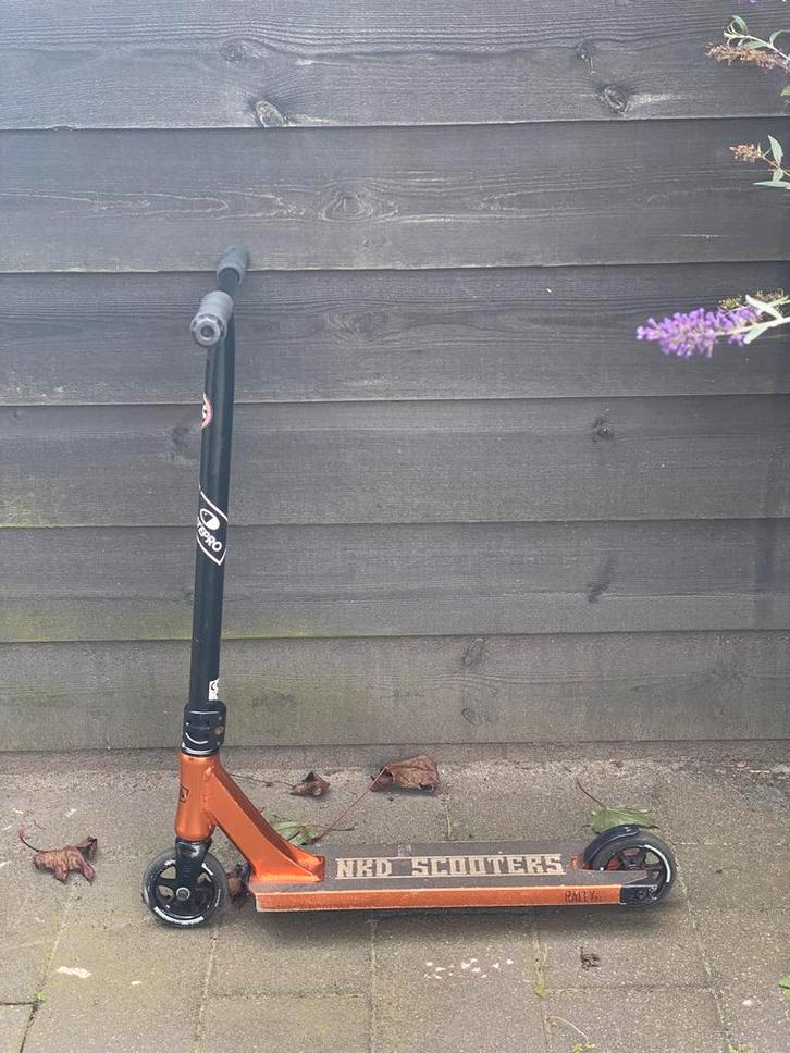 NKD Rally V4 stunt/street step, Fietsen en Brommers, Steps, Zo goed als nieuw, Gewone step, Ophalen