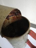 Zeer oude vintage olie kan in geleefde staat 25 cm hoogte, Antiek en Kunst, Antiek | Gereedschap en Instrumenten, Ophalen of Verzenden