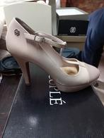 Mooie t-strap pump Cuple, Pumps, Beige, Ophalen of Verzenden, Cuple