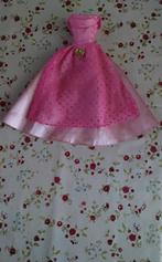 Roze Barbie Jurk met Gouden Details, Kinderen en Baby's, Speelgoed | Poppen, Ophalen of Verzenden, Zo goed als nieuw, Barbie