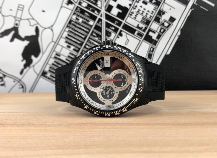 Swatch Chronograph Automatic Right Track Saffierglas Horloge, Sieraden, Tassen en Uiterlijk, Horloges | Kinderen, Gebruikt, Jongen of Meisje