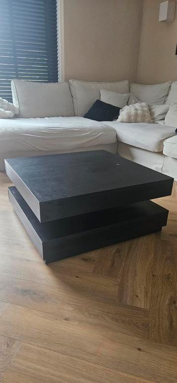 Draaiende zwarte salontafel  beschikbaar voor biedingen