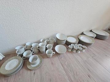 Modern servies met bamboe motief 62 DELIG beschikbaar voor biedingen