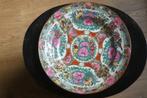 Chinees porseleien bord  -  Familie Rose, Antiek en Kunst, Antiek | Porselein, Ophalen of Verzenden