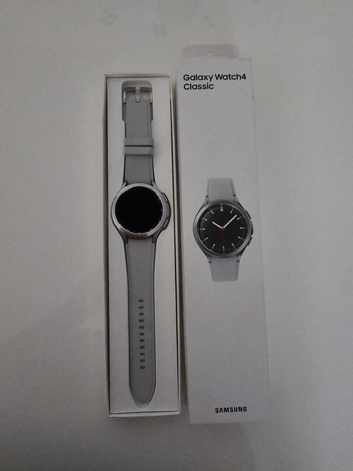 Samsung Galaxy Watch4 Classic - Zilver (44mm) - Met doos, Sieraden, Tassen en Uiterlijk, Smartwatches, Zo goed als nieuw, Android
