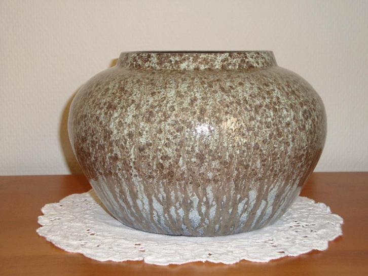 Handmade aardewerk bloempot / pot / vaas Daan Kromhout, Tuin en Terras, Bloempotten, Nieuw, Aardewerk, Binnen, Balkon, Tuin, Minder dan 40 cm