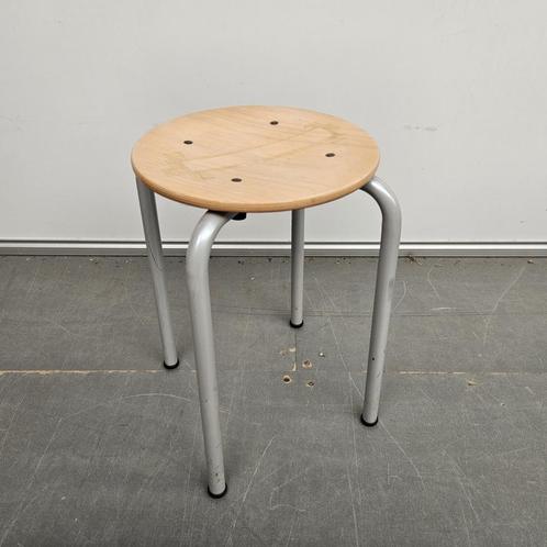 Schoolkrukje - beuken kleur - 50 cm hoog, Huis en Inrichting, Krukjes, Gebruikt