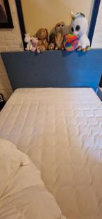 Boxspring 200x200 met matras en hoofdbord dekbed en eventuee, Huis en Inrichting, Slaapkamer | Boxsprings, Ophalen, Tweepersoons