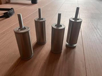 Ronde RVS meubelpoot hoogte 10 cm - 4x beschikbaar voor biedingen