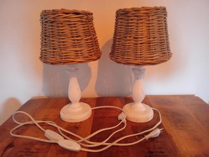 2x Schemerlampjes met Rotan Kap, Huis en Inrichting, Lampen | Tafellampen, Ophalen of Verzenden