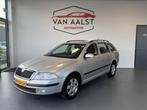 Skoda Octavia Combi 1.6 Elegance/ Airco/ Trekhaak/ Sensoren, Voorwielaandrijving, Gebruikt, 4 cilinders, Handgeschakeld