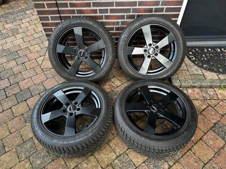 Zwarte velgen met Dunlop winterbanden 17” - 7mm- 225/50/17, Auto-onderdelen, Banden en Velgen, Banden en Velgen, Winterbanden