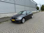 BMW 3-Serie 2.0 320D AUT 2008 Grijs, Auto's, BMW, 745 kg, Achterwielaandrijving, 1995 cc, Zwart