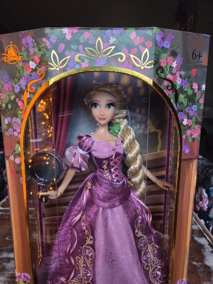 Disney Rapunzel 15th Anniversary Limited Edition doll, Verzamelen, Disney, Nieuw, Ophalen of Verzenden