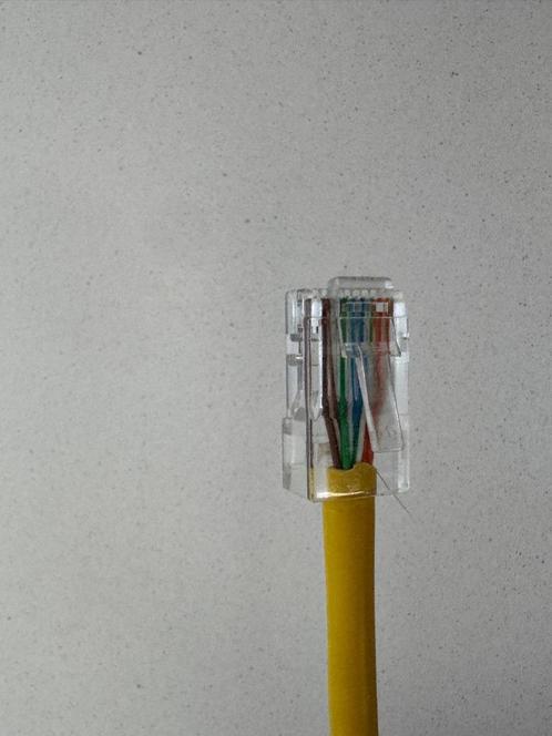 Internetkabels - CAT5 1 Gbps, Computers en Software, Pc- en Netwerkkabels, Zo goed als nieuw, Ophalen of Verzenden