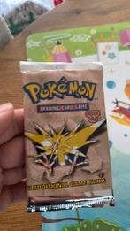 Pokemon fossil pack 1e editie, Hobby en Vrije tijd, Verzamelkaartspellen | Pokémon, Ophalen of Verzenden, Gebruikt