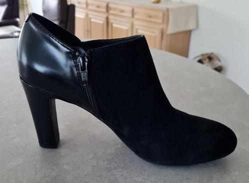 Mooie nieuwe Geox laarsjes - maat 38, Kleding | Dames, Schoenen, Nieuw, Lage of Enkellaarzen, Zwart, Ophalen of Verzenden