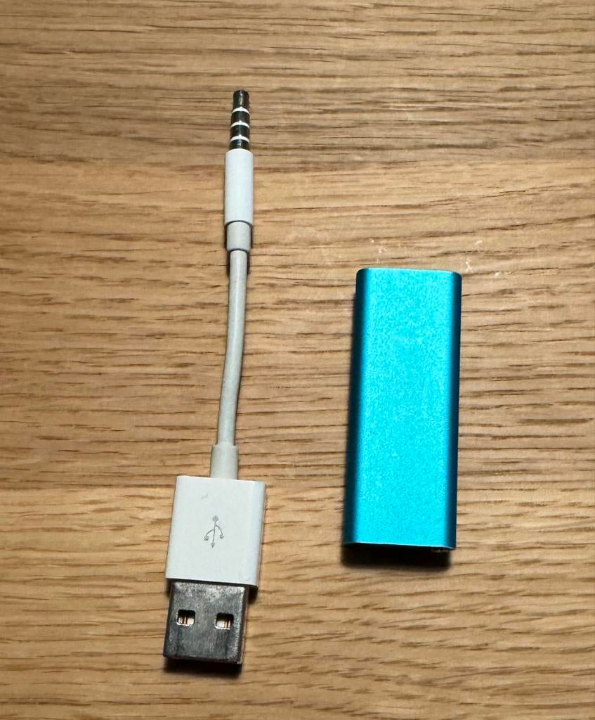 Apple iPod Shuffle 3e generatie, Audio, Tv en Foto, Mp3-spelers | Apple iPod, Gebruikt, Shuffle, Blauw, Minder dan 2 GB