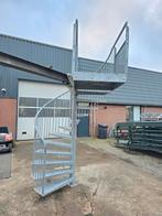 Stalen wenteltrap gegalv. Hoog 2.6mtr nob188