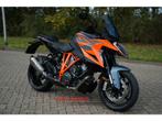 KTM 1290 Super Duke GT | Quickshift | Akra ! (bj 2023), 2 cilinders, KTM, Motorrijbewijs A, Bedrijf