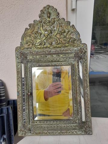 Borstelkastje  Halspiegel Messing  Jugendstil  beschikbaar voor biedingen