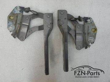 VW Passat B7 Motorkapscharnieren Set L + R 3AA823301 beschikbaar voor biedingen