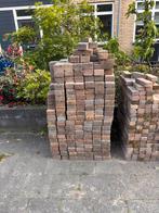 Cobble stones gratis op te halen (+/- 800 stuks = 12m2), Tuin en Terras, Ophalen, Gebruikt, Beton, Klinkers