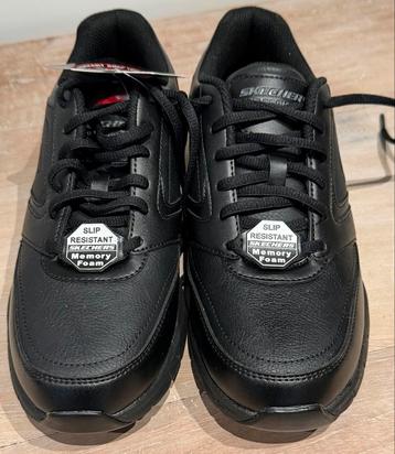 Nieuwe Skechers Anti-Slip Maat 39 beschikbaar voor biedingen