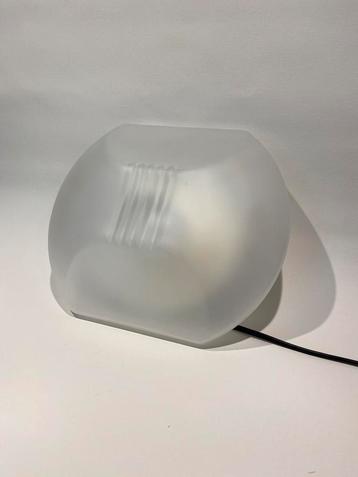 Vintage plafondlamp van mat glas beschikbaar voor biedingen