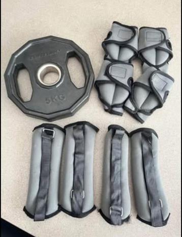 Set van 8 pols-/enkelgewichten + Tunturi halterschijf 5 kg beschikbaar voor biedingen