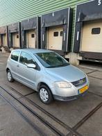 Volkswagen Fox 1.4 55KW 2008 Grijs, Auto's, Voorwielaandrijving, 15 km/l, 74 pk, 4 stoelen