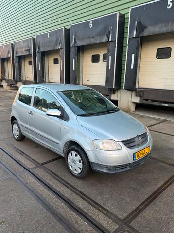 Volkswagen Fox 1.4 55KW 2008 Grijs beschikbaar voor biedingen