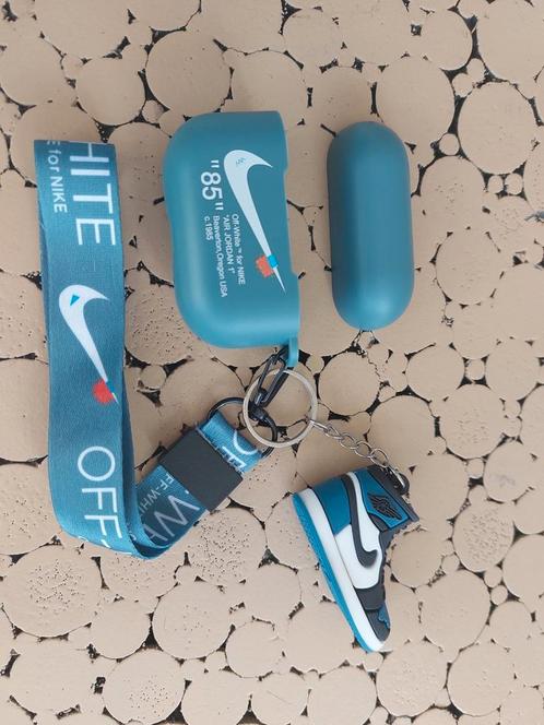 Airpods Hoesje Nike Air Jordan 1 Off-White Donkergroen Pro, Telecommunicatie, Mobiele telefoons | Oordopjes, Nieuw, In gehoorgang (in-ear)
