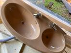 Dubbele Wastafel met Mengkranen + planchet!, Huis en Inrichting, Badkamer | Badkamermeubels, Ophalen, Gebruikt, 100 tot 150 cm