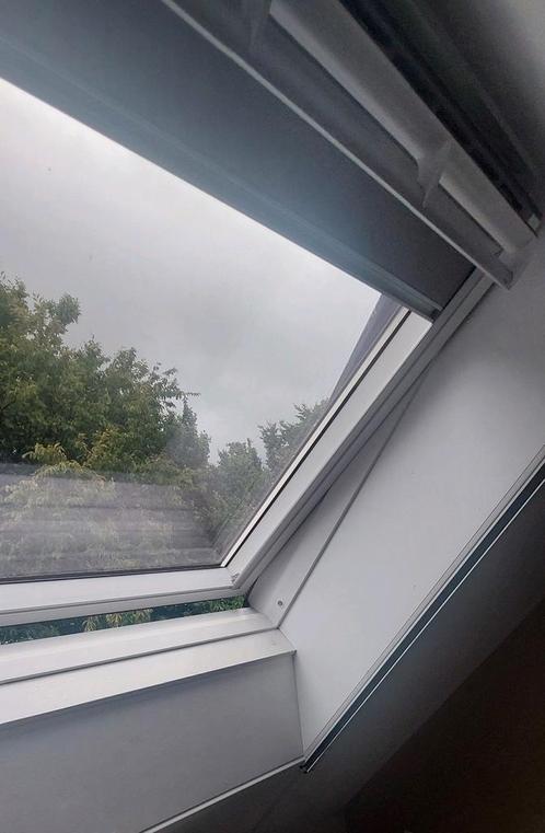 2 velux  dakramen ggl pk04 94x 98, Doe-het-zelf en Verbouw, Glas en Ramen, Zo goed als nieuw, Dakraam, Ophalen of Verzenden