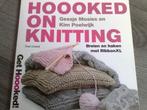 Boek = Hoooked on knitting - breien en haken met RibbonXL, Hobby en Vrije tijd, Breien en Haken, Breien of Haken, Patroon of Boek