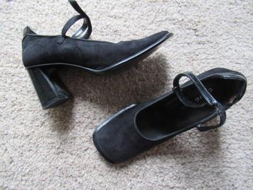 DAMES SCHOENEN leer met laqué accenten maat 37 nieuw € 15 beschikbaar voor biedingen