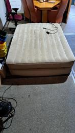 Luchtbed INTEX 195 x 140 cm met ingebouwde elektrische pomp, Caravans en Kamperen, Ophalen, Gebruikt