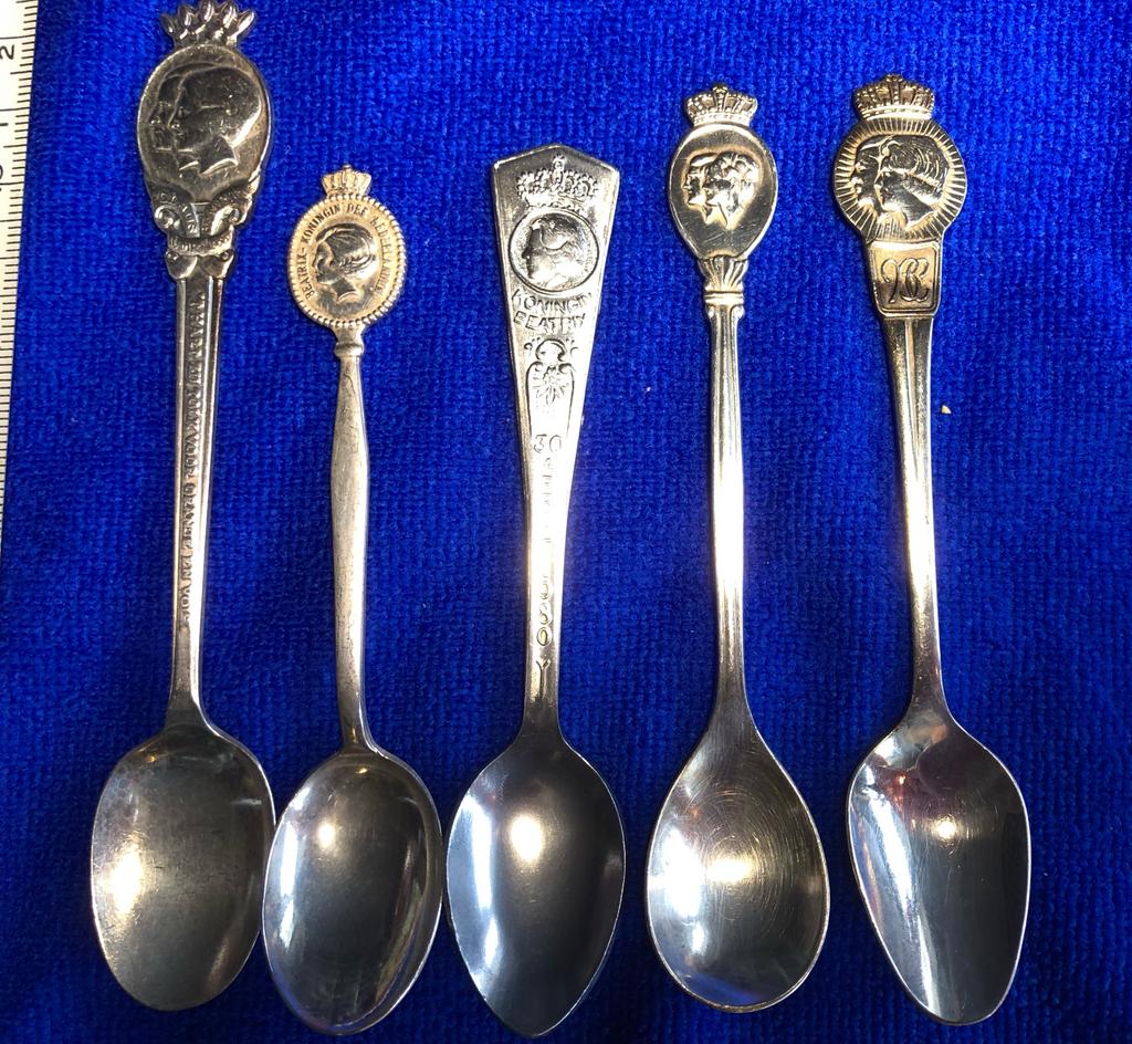 Lepeltjes, Verzamelen, Koninklijk Huis en Royalty, Ophalen of Verzenden, Zo goed als nieuw, Speld(je) of Lepel(tje)