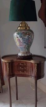 Antieke Family Rose lamp op houten voet., Ophalen