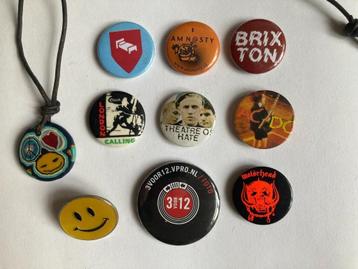 Jaren 80 mini buttons speldjes popgroepen popmuziek popmusic beschikbaar voor biedingen