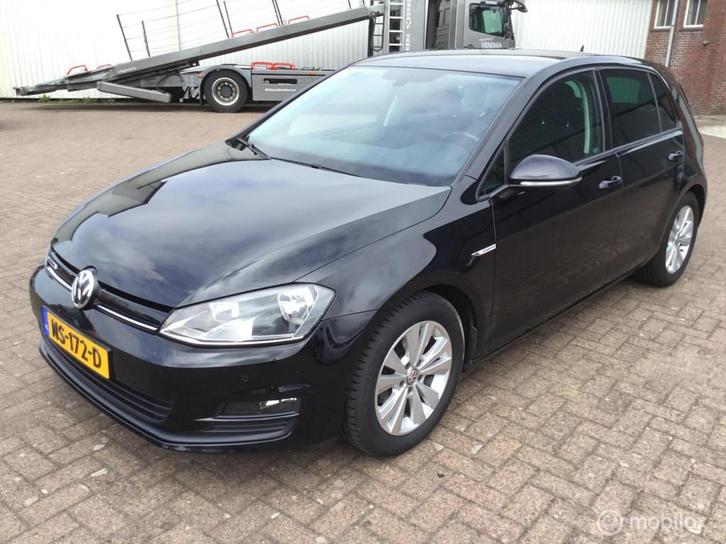 Volkswagen Golf 1.0 TSI Connected Series, Auto's, Volkswagen, Bedrijf, Te koop, Golf, ABS, Achteruitrijcamera, Airbags, Airconditioning