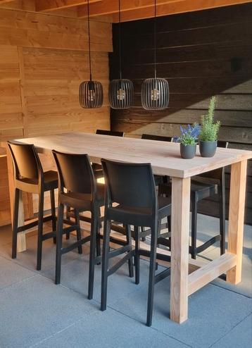 Unieke en stoere bartafel douglas hout iedere gewenste maa beschikbaar voor biedingen