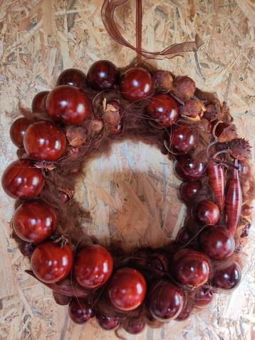 Najaarskrans gemaakt van houtdessin ballen beschikbaar voor biedingen