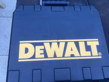 Dewalt boormachine in doos. Als nieuw. beschikbaar voor biedingen