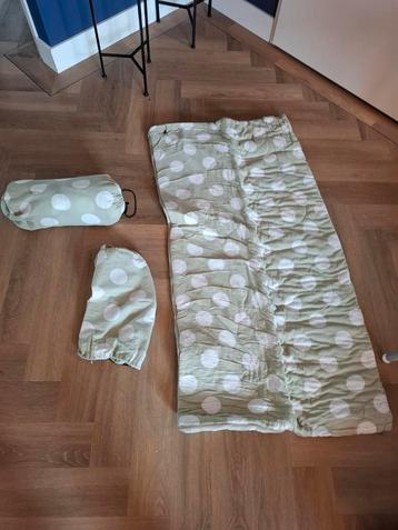 2 kinderslaapzakken beschikbaar voor biedingen