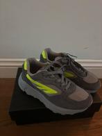 Hi-tec shadow grijze suede sneakers, hi-tec hts 74, maat 36, Kleding | Dames, Schoenen, Nieuw, Ophalen of Verzenden, Sneakers of Gympen