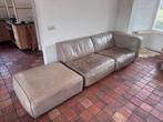 Beige leren bank met hocker - Gebruikt, Huis en Inrichting, Ophalen, Gebruikt, Driepersoons, Rechte bank