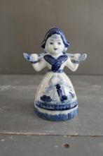 Vintage Delfts Blauw beeld meisje handpainted, Antiek en Kunst, Verzenden
