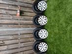 Set winterbanden op stalen velgen met wieldoppen, Ophalen, Gebruikt, 15 inch, Banden en Velgen